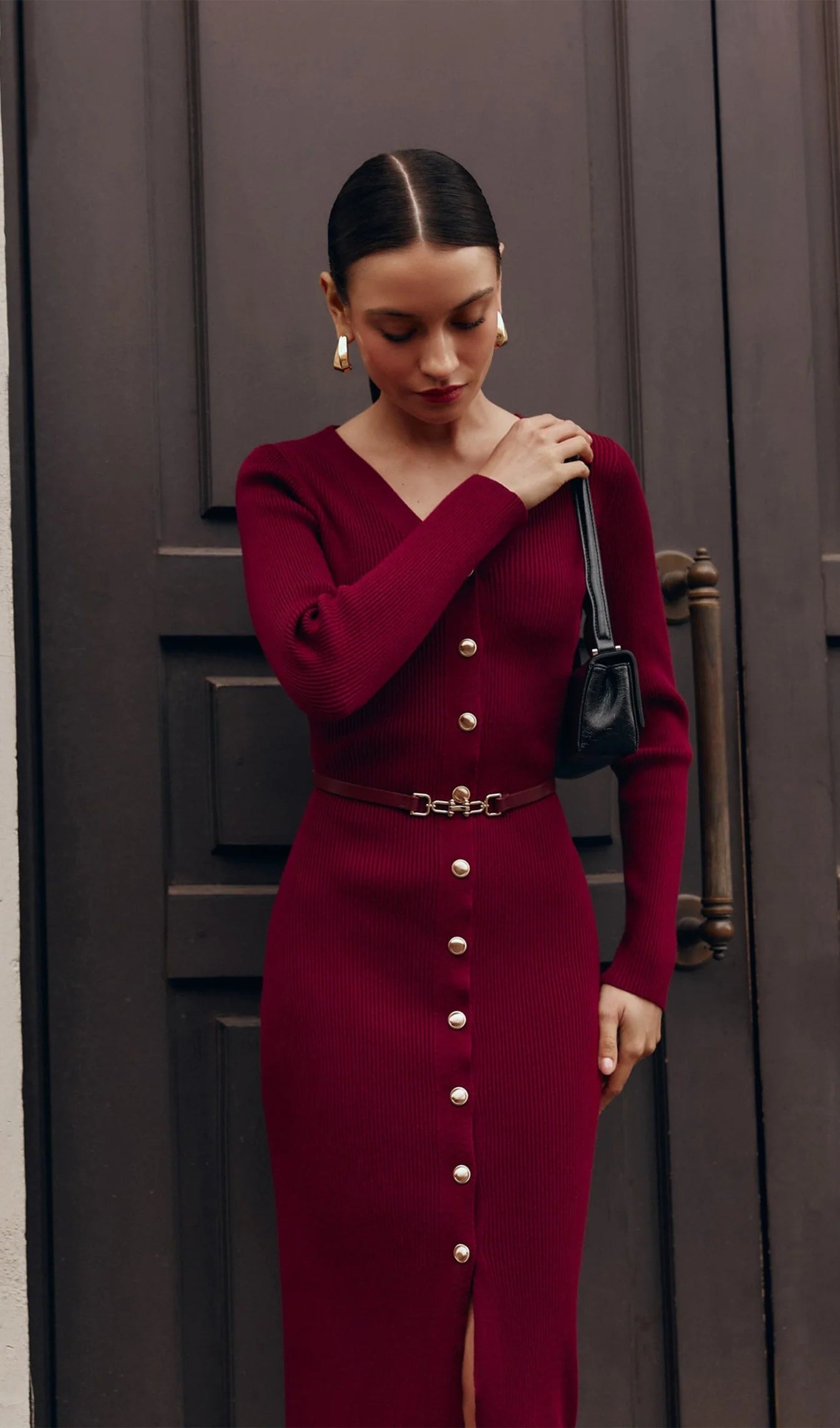 V Yaka Kemerli Örme Midi Elbise