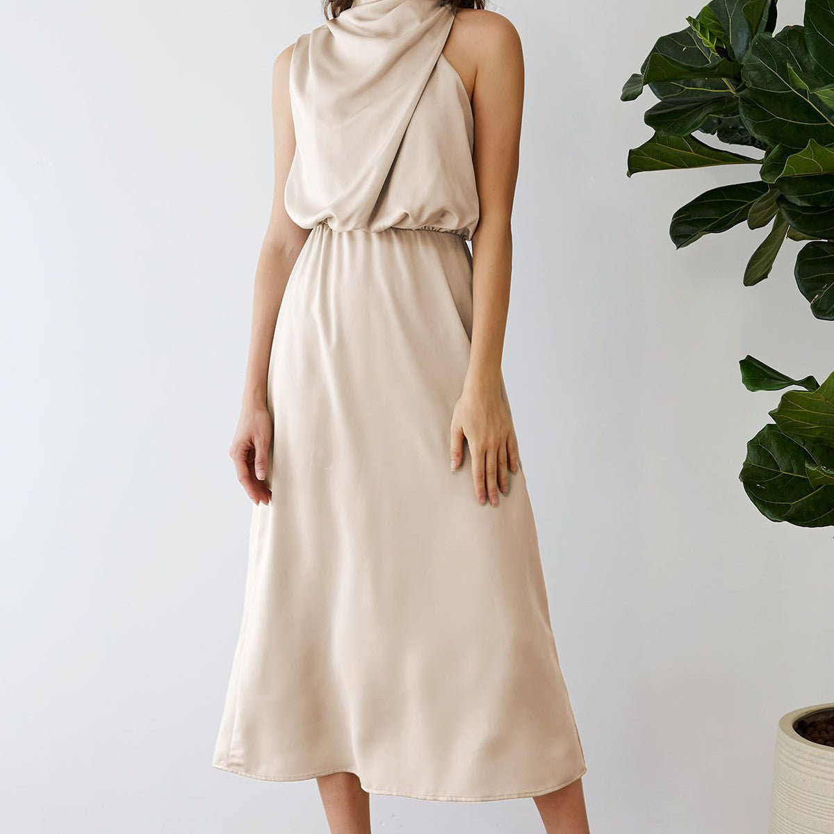 Apricot Asimetrik Pileli Midi Elbise