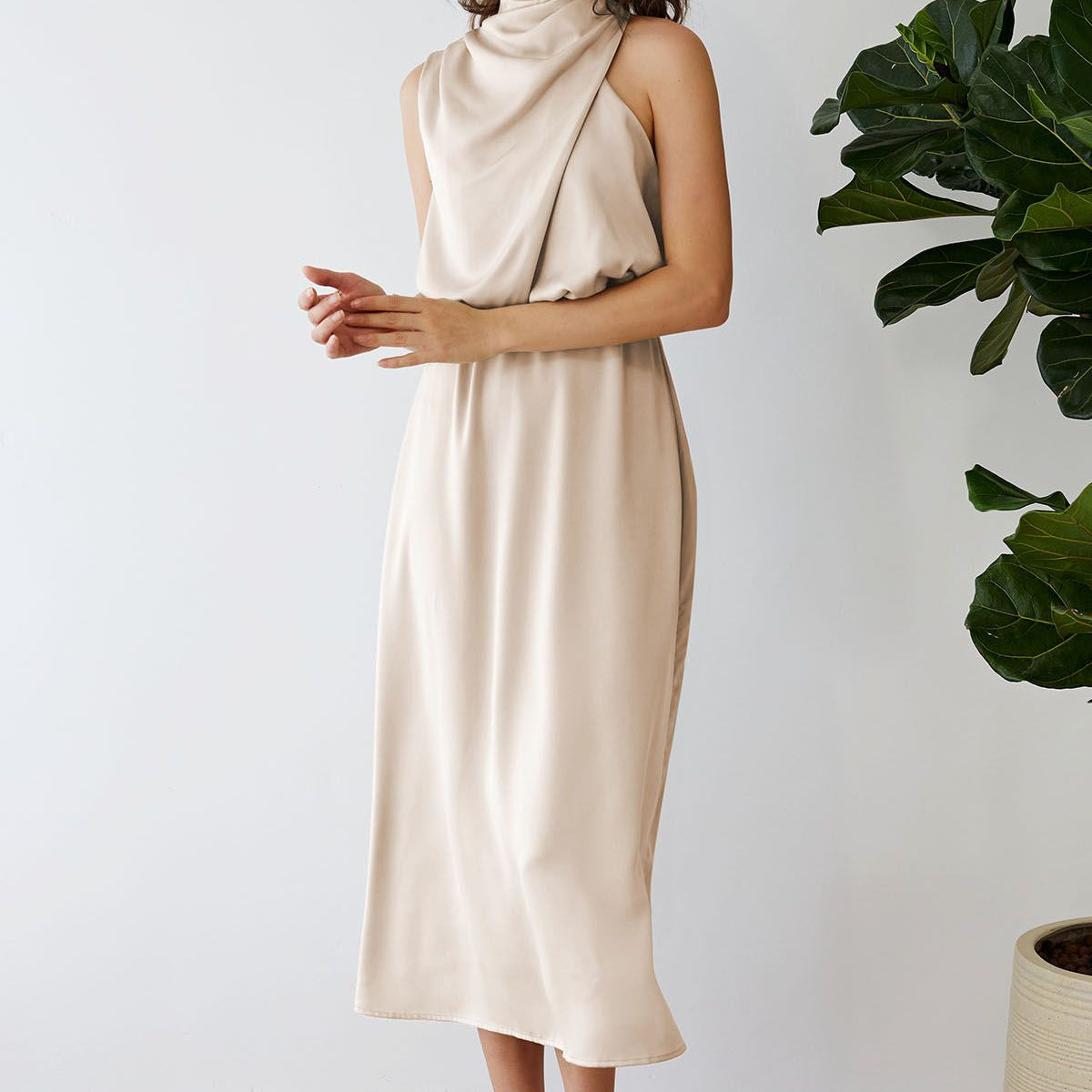 Apricot Asimetrik Pileli Midi Elbise