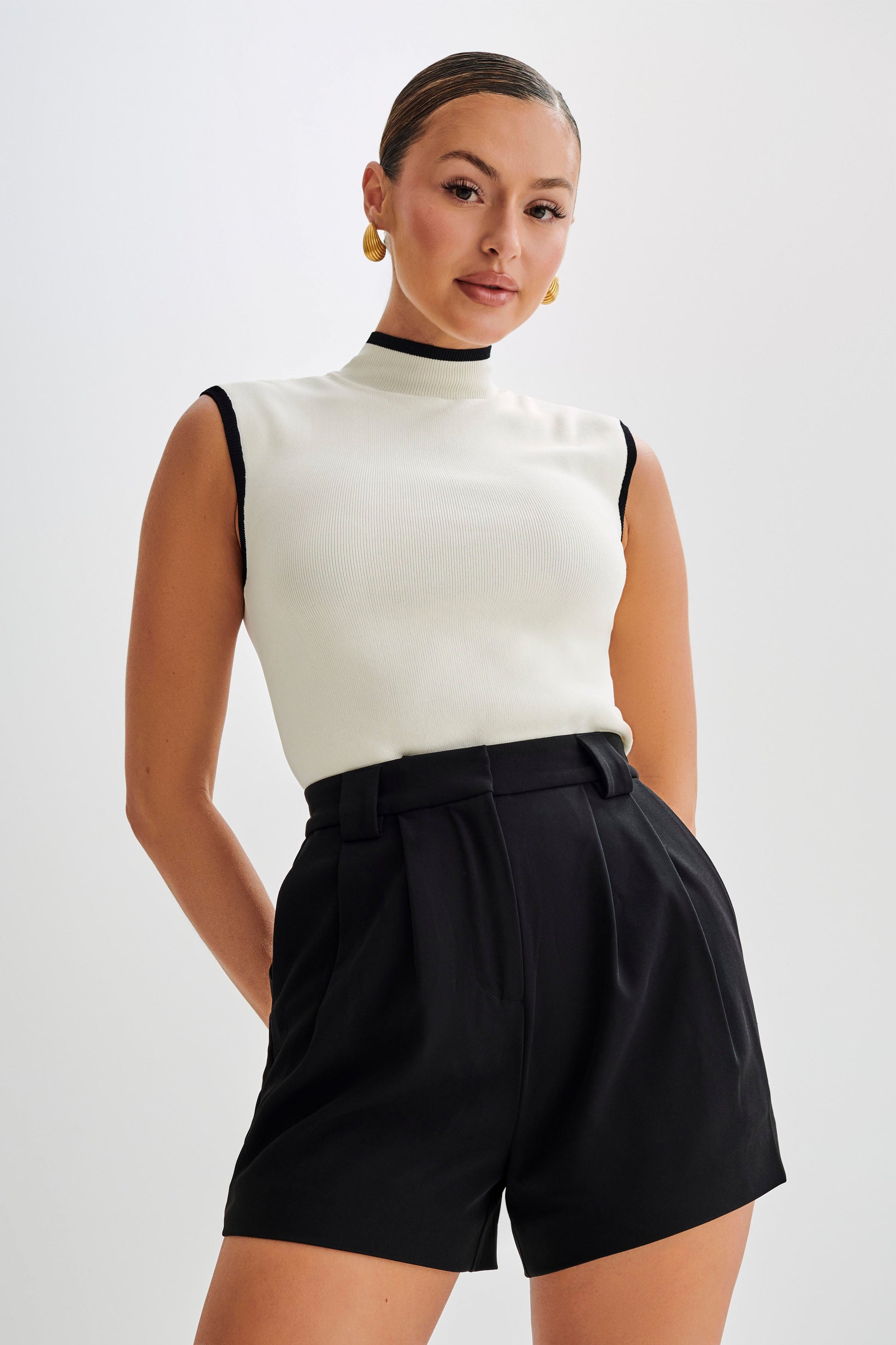 Laurina High Neck Contrast Üst