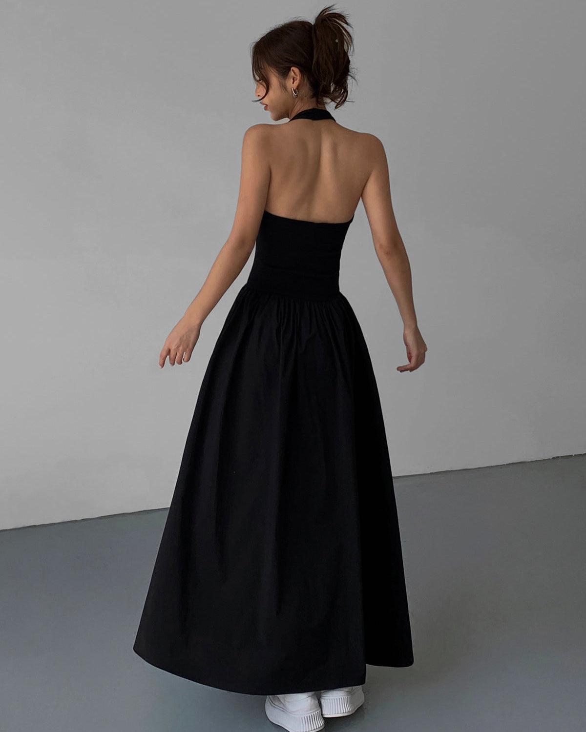 Minimalist Halter Elbise