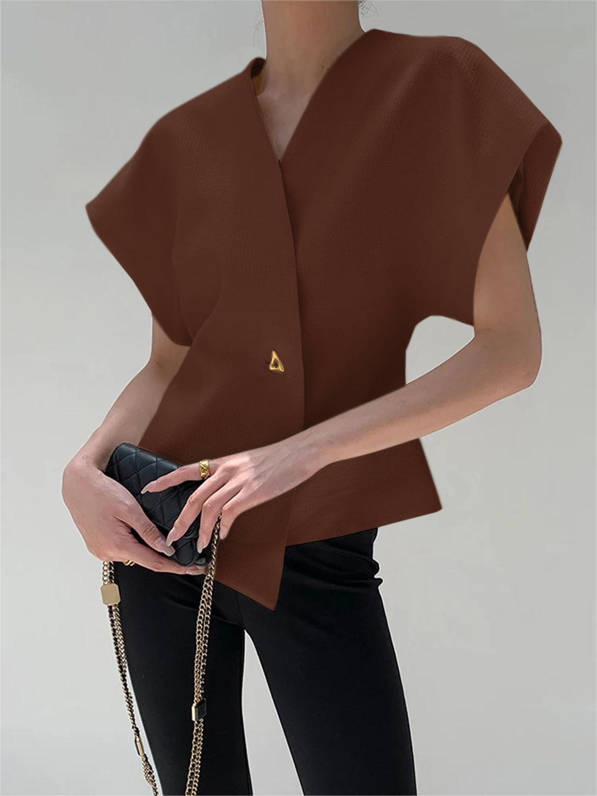 Beyaz Minimal Altın Detaylı Kolsuz Bluz