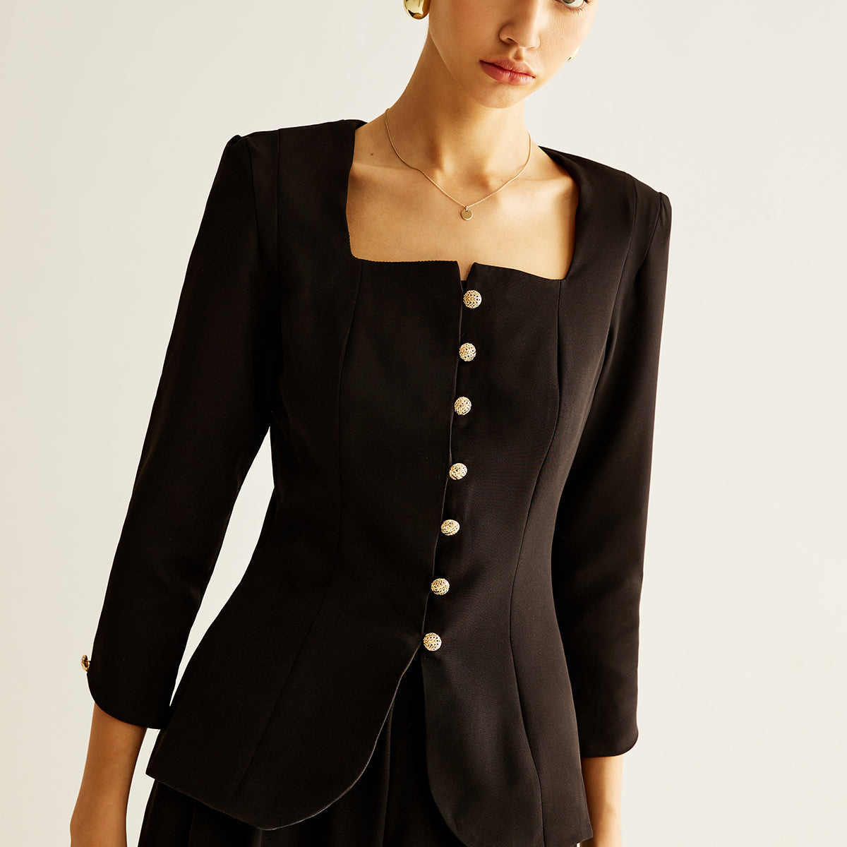 Kare Yaka Yarım Kol Bluz