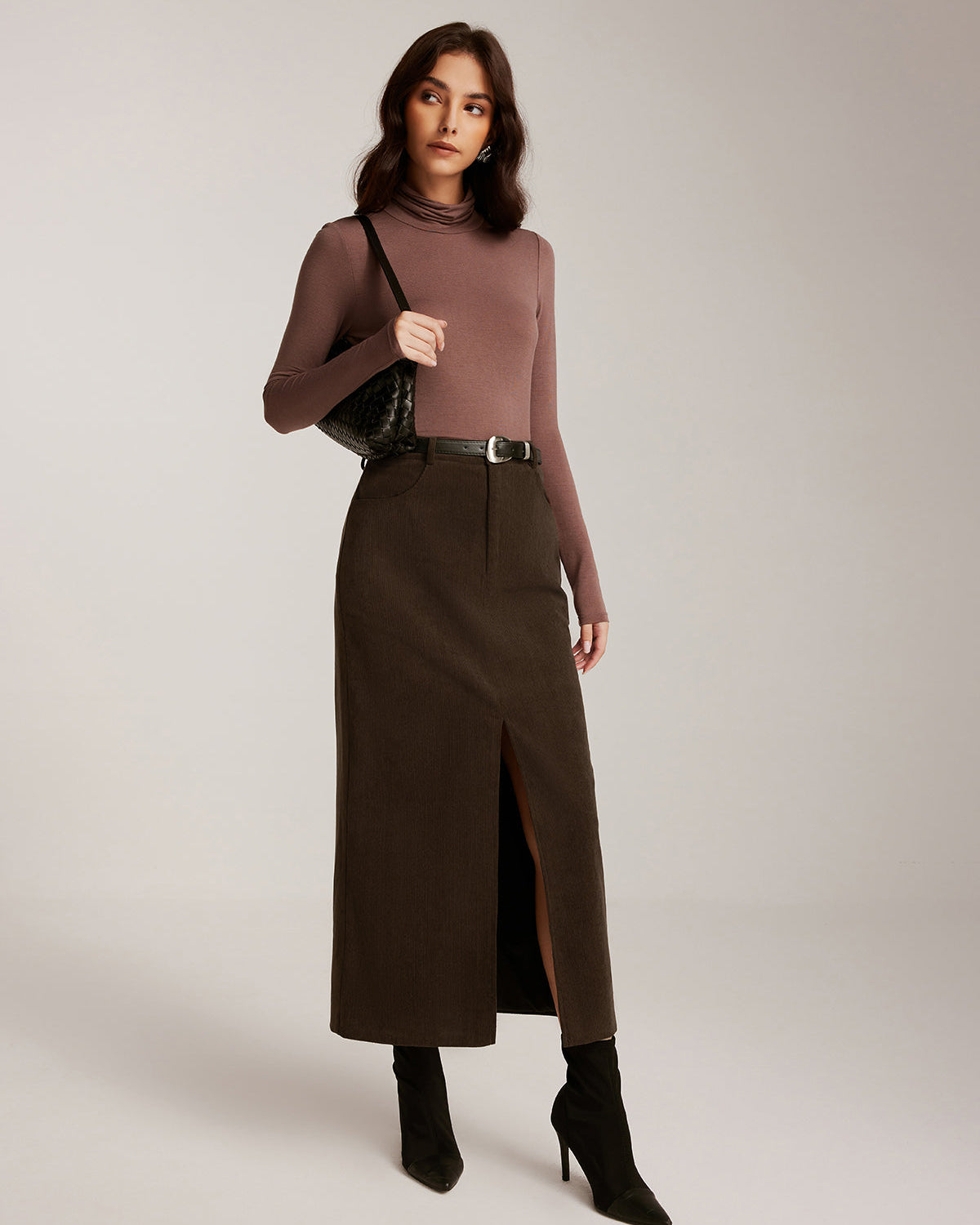 Ön Yırtmaçlı Kadife Midi Etek