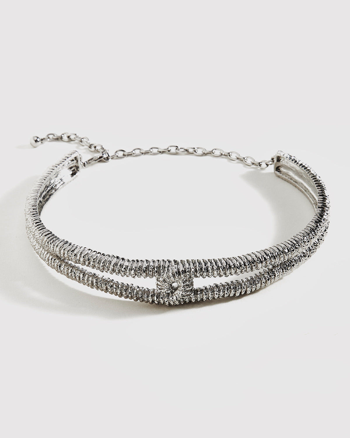 Retro Metal Burgu Dokulu Choker