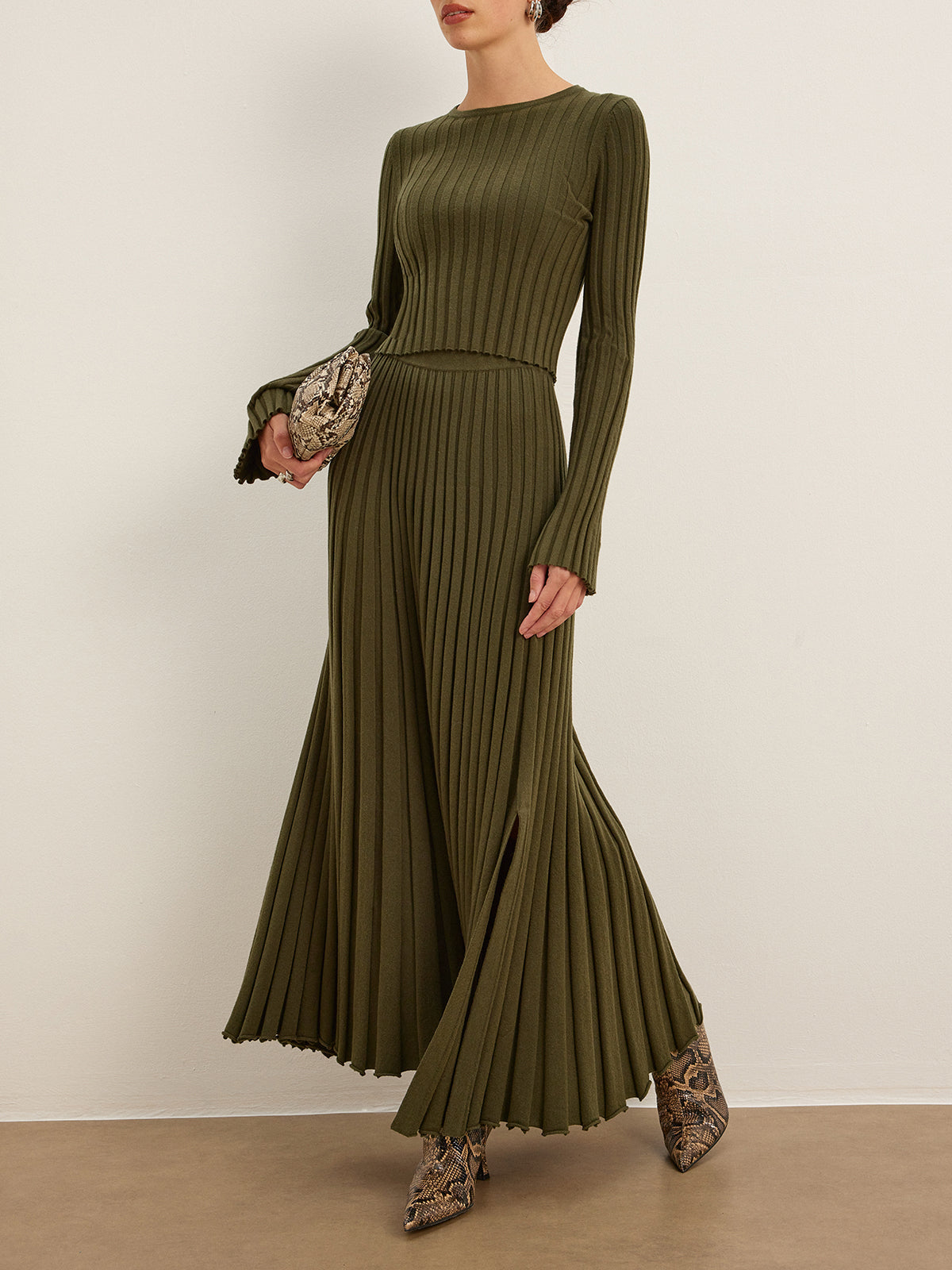Lettuce Trim Pleated Sweater Etek