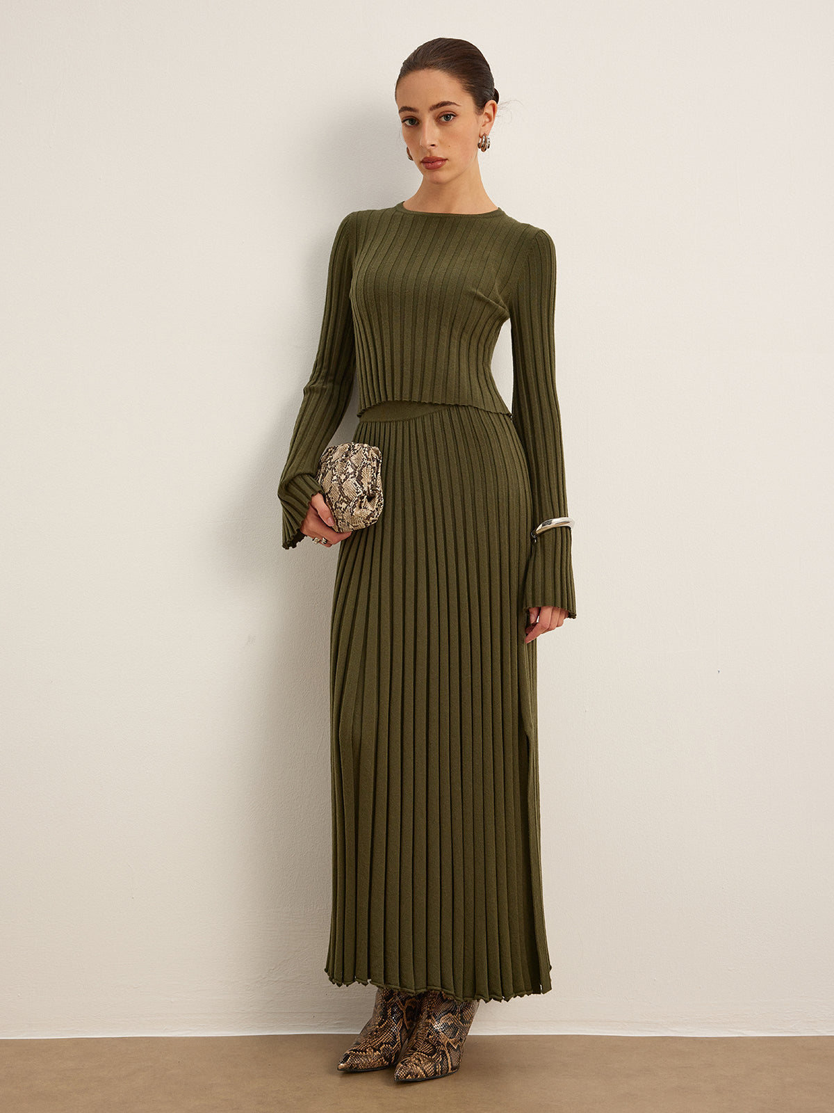 Lettuce Trim Pleated Sweater Etek