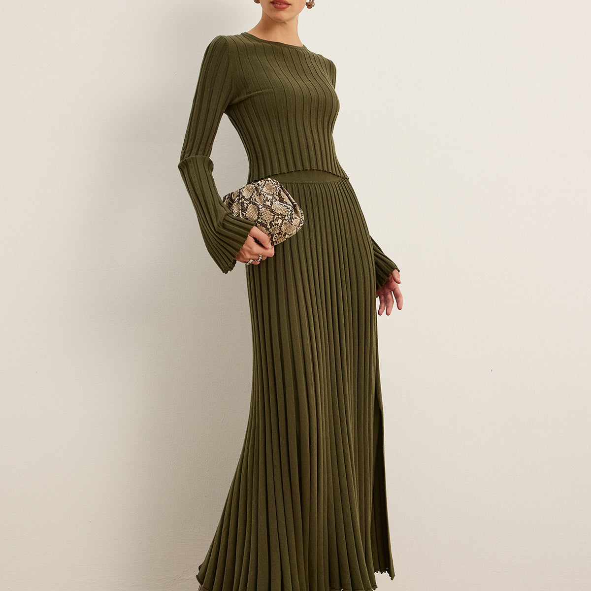 Lettuce Trim Pleated Sweater Etek