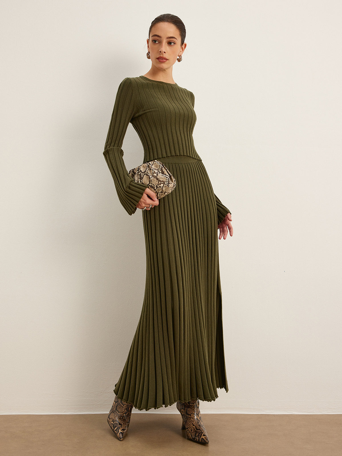 Lettuce Trim Pleated Sweater Etek