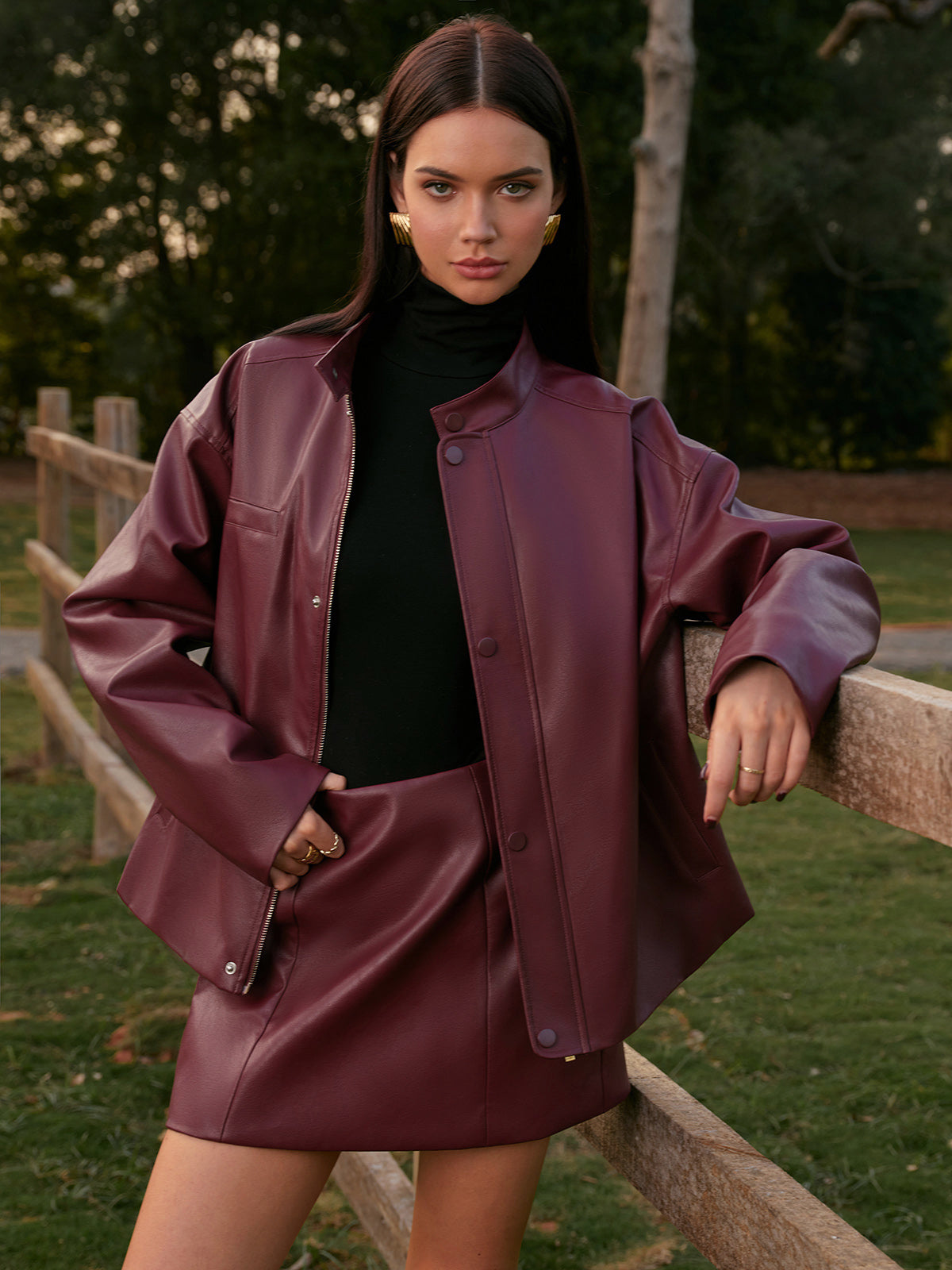 Mid-Waist Faux Leather Back-Zipper Mini Etek