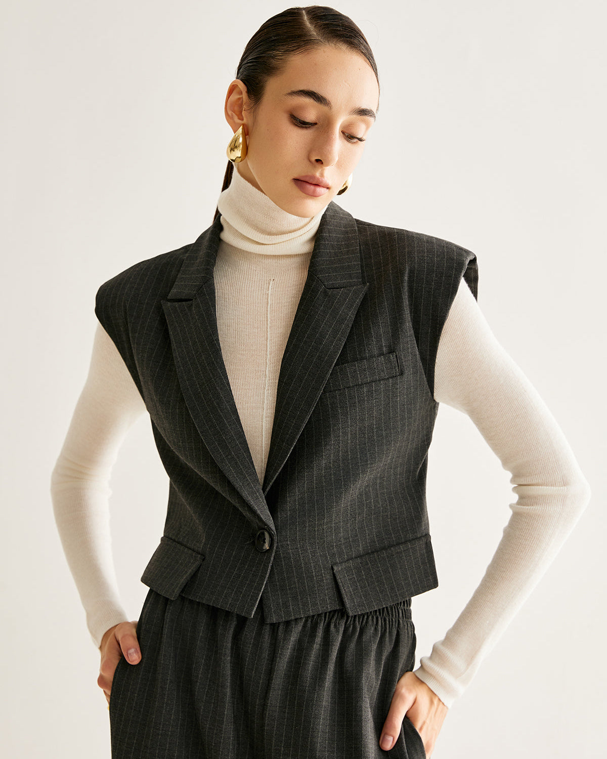 Charcoal Elegance Yelek