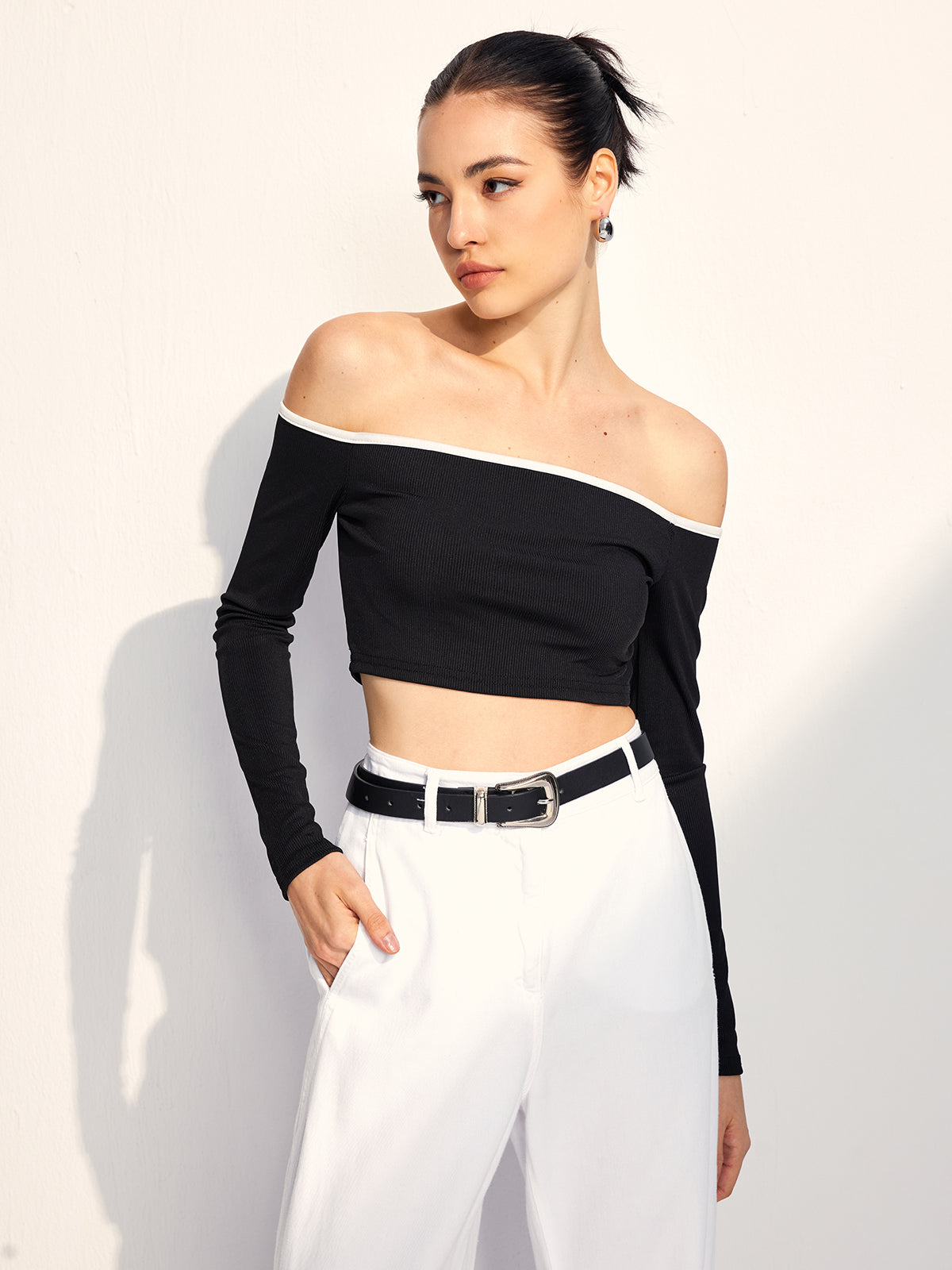 Elegance Off-Shoulder Crop Bluz