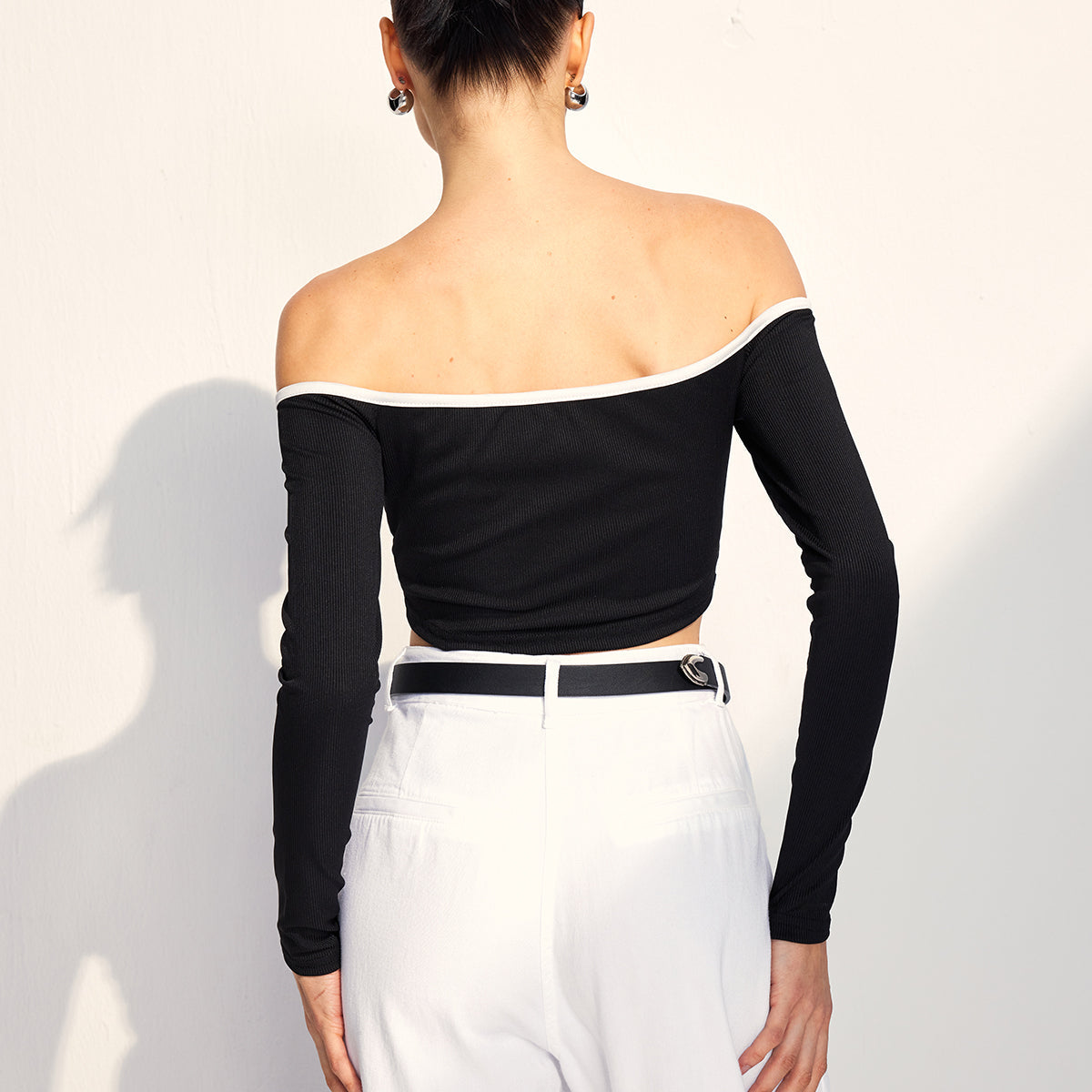 Elegance Off-Shoulder Crop Bluz