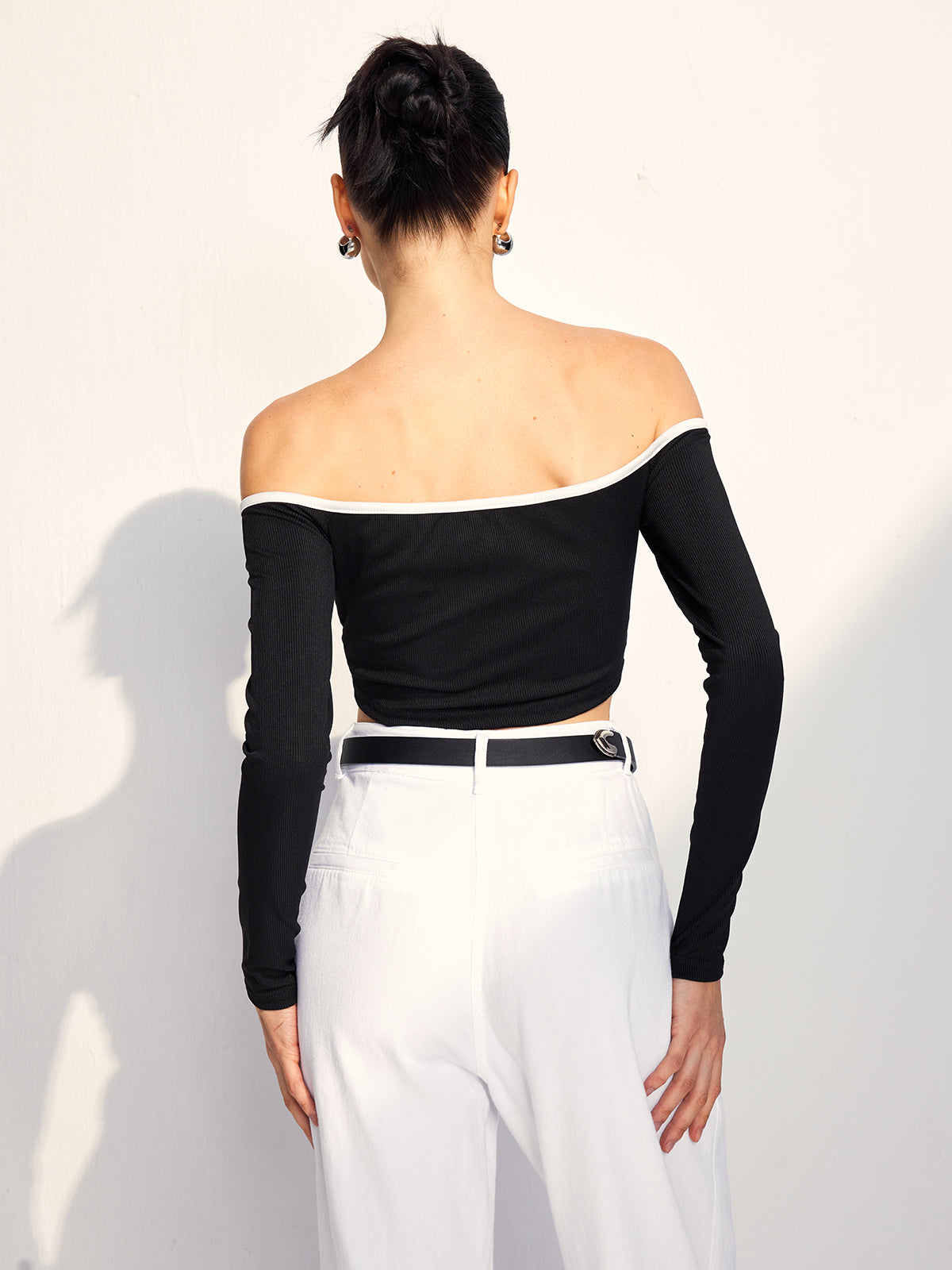 Elegance Off-Shoulder Crop Bluz