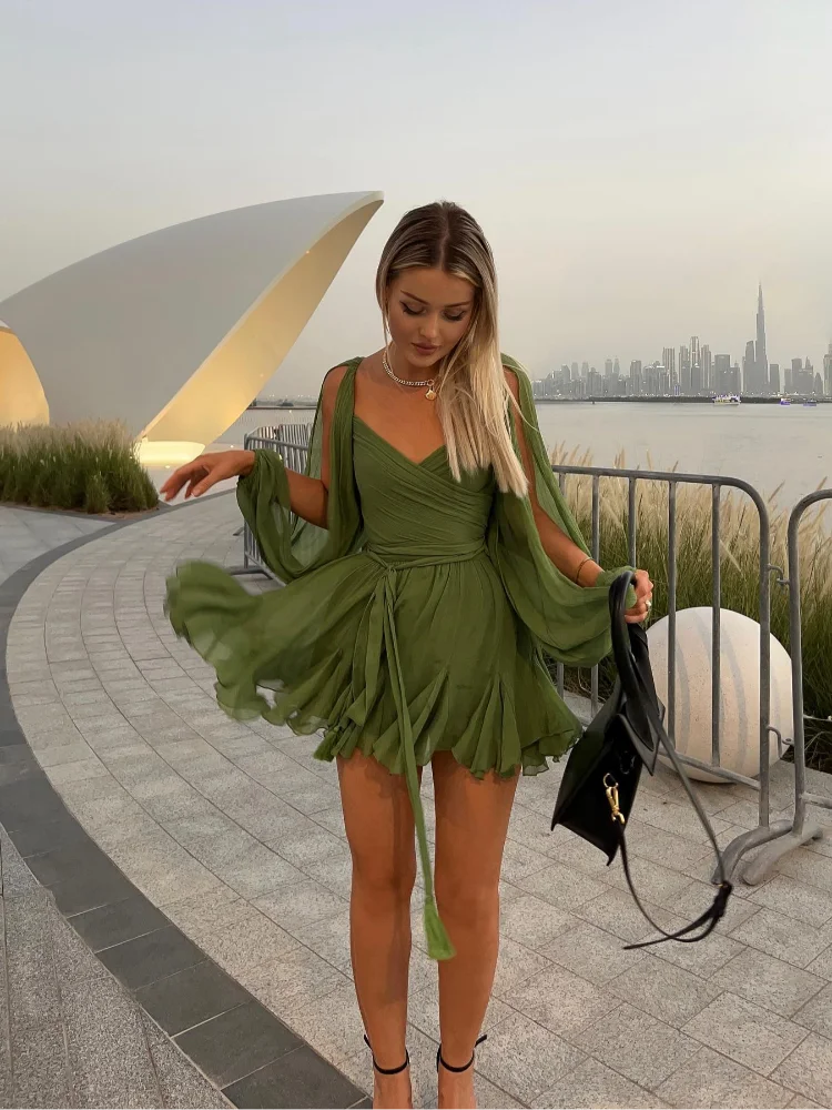 Uzun Kol Detaylı Volanlı Mini Elbise